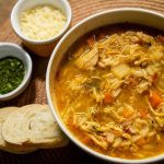 Como Fazer Caldo de Galinha Caseiro e Nutritivo A Receita da Vovó capa