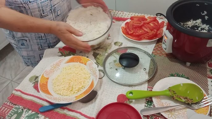 Para um pão de queijo autêntico e saboroso, a escolha dos ingredientes é fundamental. A vovó recomenda